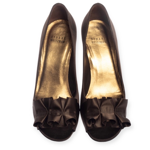 Stuart Weitzman Gigiritz Dark Brown Satin ruffle detail peep toe pumps /Like NEW - Picture 2 of 16